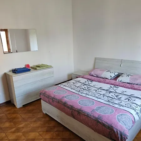 Apartment Intero Economico! Piacenza